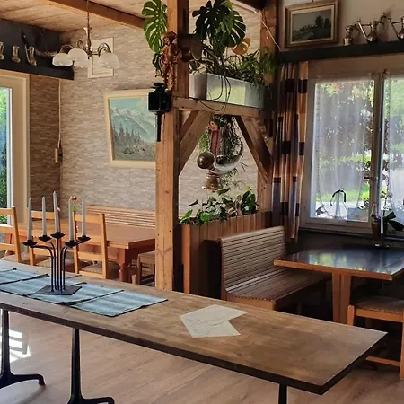 بيت ريفي دار ضيافة شلوسبيرغ بوري سيغناو